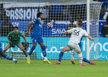في مباراة مثيرة.. الهلال يتعثر أمام الشباب بدوري روشن السعودي (فيديو)