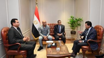 وزير الشباب والرياضة يشيد بإنجازات بطل الملاكمة عبد الرحمن عرابي وزير الشباب والرياضة يشيد بإنجازات بطل الملاكمة عبد الرحمن عرابي