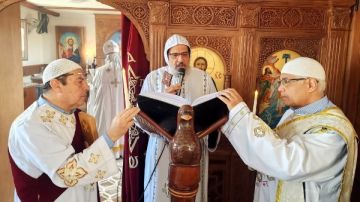 الأنبا أنجيلوس يصلي القداس على مذبح بيت ضيافة الشهيد مارجرجس و الأنبا إبرام