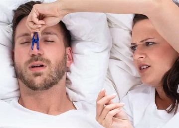 تناول ملعقة واحدة من هذا الطعام يقلل من الشخير ليلا