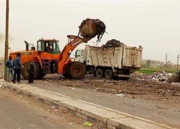 لنقلها إلى المدافن الصحية بالظهير الصحراوي.. رفع 4 آلاف طن تراكمات وقمامة بعد العيد في المنيا لنقلها إلى المدافن الصحية بالظهير الصحراوي.. رفع 4 آلاف طن تراكمات وقمامة بعد العيد في المنيا