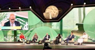 وزير التربية والتعليم يشارك في جلسة حوارية تحت عنوان تمكين التوافق مع سوق العمل وجاهزية القوى العاملة 