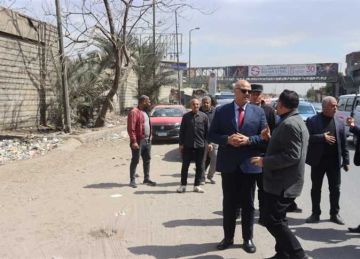 محاور واتجاهات جديدة.. محافظ القليوبية يبحث حلول الاختناقات المرورية بقليوب