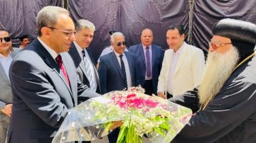 أخبار قنا المحافظ يهنئ المسيحين بعيد القيامة.. وانطلاق الدورة العربية لخماسيات كرة القدم الـ19 أخبار قنا المحافظ يهنئ المسيحين بعيد القيامة.. وانطلاق الدورة العربية لخماسيات كرة القدم الـ19