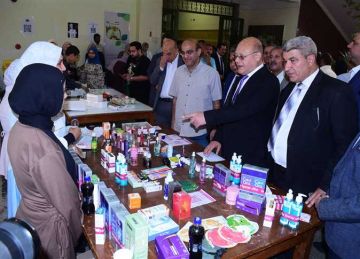 رئيس جامعة سوهاج: ملتقيات التوظيف خطوة مهمة لربط الخريجين بسوق العمل رئيس جامعة سوهاج: ملتقيات التوظيف خطوة مهمة لربط الخريجين بسوق العمل