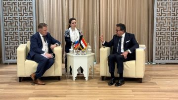 وزير الصحة يبحث مع نظيره الروسي التعاون في إنتاج المستحضرات الدوائية وزير الصحة يبحث مع نظيره الروسي التعاون في إنتاج المستحضرات الدوائية