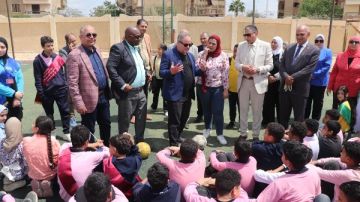 وفد من الدولية للتربية يزور مدرسة أبناء الوافدين واللاجئين بأكتوبر