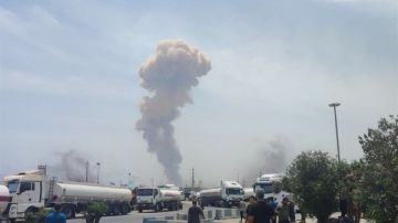 انفجار ميناء في إيران.. دمار مبنى بالكامل وإصابة عدد من الموظفين