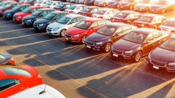 بعد قرار وزارة المالية.. 5 شروط لاستيراد سيارات المصريين بالخارج