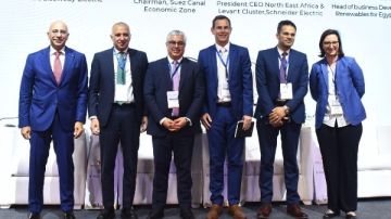 رئيس المنطقة الاقتصادية لقناة السويس يؤكد أهمية مبادرات الحكومة في دعم تطوير مشروعات الطاقة الخضراء