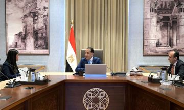 رئيس الوزراء يتابع مع وزيرة التخطيط والتنمية الاقتصادية والتعاون الدولي عددا من ملفات العمل رئيس الوزراء يتابع مع وزيرة التخطيط والتنمية الاقتصادية والتعاون الدولي عددا من ملفات العمل