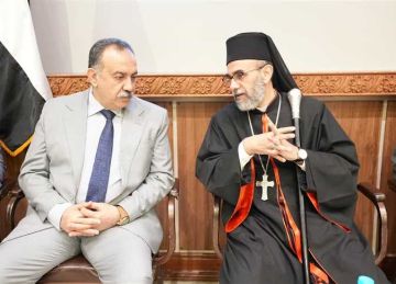 محافظ أسيوط يقدم واجب العزاء في وفاة البابا فرنسيس بمطرانية الأقباط الكاثوليك بالمدينة