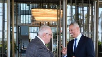 مصر للطيران والاتحاد العربي للنقل الجوي يبحثان تبني سياسات إنتاج وقود مستدام