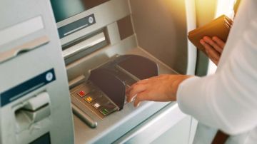 أكثر الدول عزلة.. احتفال بسبب الصراف الآلي ما القصة؟