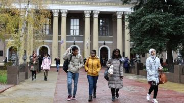 تعليق قبولهم بالجامعات.. قرار روسي عاجل بشأن الطلاب السوريين تعليق قبولهم بالجامعات.. قرار روسي عاجل بشأن الطلاب السوريين