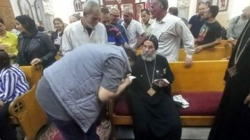 لقاء للعاملين بكنائس ميت غمر بحضور الأنبا صليب.. صور لقاء للعاملين بكنائس ميت غمر بحضور الأنبا صليب.. صور