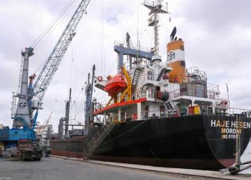 ميناء دمياط يعلن تصدير أول شحنة من حديد البليت المصري