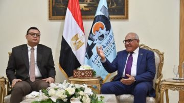 وزير الإسكان: عمل برنامج زمني أسبوعي لمتابعة المشروعات مع الشركات