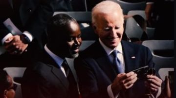 بايدن يثير الجدل بـ سيلفي خلال تشييع جنازة بابا الفاتيكان