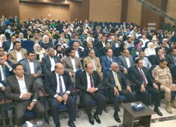 محافظ شمال سيناء يشهد الحفل الفني بالعريش محافظ شمال سيناء يشهد الحفل الفني بالعريش