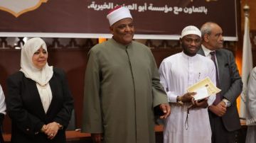 التحالف الوطني ومؤسسة أبو العينين يكرمان الوافدين بالأزهر الفائزين بمسابقة القرآن