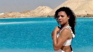 بالمايوه.. ناهد السباعي تثير الجدل بإطلالة جريئة