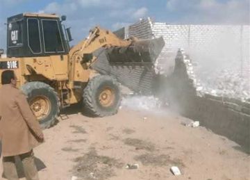 إزالة 3 حالات تعدي على أراضي أملاك الدولة ضمن حملات الموجة الـ 25 في الشرقية