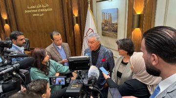 كشف أثري جديد .. زاهي حواس ووزيرة سياحة الأردن يكشفان عن خرطوش ملكي