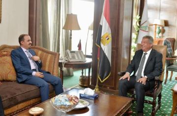 رئيس الأعلى للإعلام يبحث مع وزير الإعلام اليمني سبل التعاون