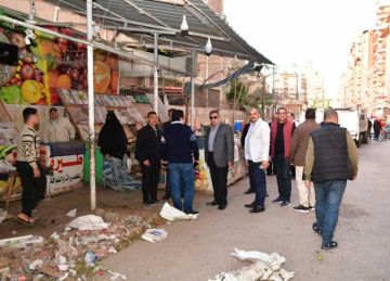 محافظ الدقهلية يأمر بغلق وإزالة منفذ للخضروات والفاكهة لعدم الالتزام بالأسعار ومصادرة أدواته محافظ الدقهلية يأمر بغلق وإزالة منفذ للخضروات والفاكهة لعدم الالتزام بالأسعار ومصادرة أدواته