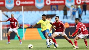 موعد مباراة الاهلي وصن داونز بعد تغيير التوقيت الصيفي وتقديم الساعة