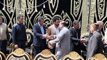 نقيب الصحفيين يتلقي عزاء شقيقته في المنوفية..صور نقيب الصحفيين يتلقي عزاء شقيقته في المنوفية..صور