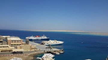 استمرار إغلاق ميناء الغردقة البحري لليوم الثالث بسبب اضطراب البحر