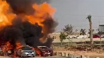 الدفع بـ12 سيارة إسعاف إلى موقع حادث حريق أكتوبر لتقديم الدعم الطبي العاجل