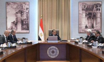 رئيس الوزراء يناقش مقترح إشراك القطاع الخاص في إدارة وتشغيل المدارس الزراعية رئيس الوزراء يناقش مقترح إشراك القطاع الخاص في إدارة وتشغيل المدارس الزراعية