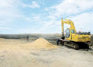 سحب أراضي الإسكان من 20 ألف مواطن.. ماذا يحدث في الوادى الجديد؟