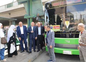 محافظ القاهرة يتفقد مواقف النقل الجماعي في عدد من أحياء العاصمة (صور)