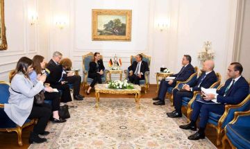 عبد العاطي يستقبل وزيرة الدولة بوزارة الخارجية الألمانية على هامش المؤتمر الوزاري لعملية الخرطوم عبد العاطي يستقبل وزيرة الدولة بوزارة الخارجية الألمانية على هامش المؤتمر الوزاري لعملية الخرطوم