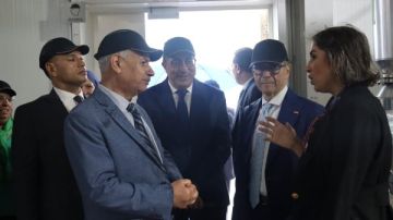 وزير الاستثمار يقوم بزيارة لإحدى شركات الأدوية التونسية وزير الاستثمار يقوم بزيارة لإحدى شركات الأدوية التونسية