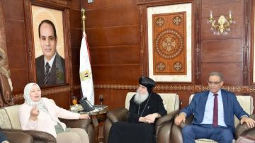 الأنبا غبريال يستقبل وكيل وزارة التربية والتعليم ببني سويف للتهنئة بعيد القيامة