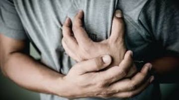 انتبه قبل السفر... هؤلاء أكثر عرضة للإصابة بجلطات الدم أثناء الرحلات الطويلة انتبه قبل السفر... هؤلاء أكثر عرضة للإصابة بجلطات الدم أثناء الرحلات الطويلة