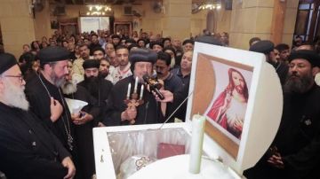 صلوات تجنيز عبد المسيح بسيط بمسطرد .. صور