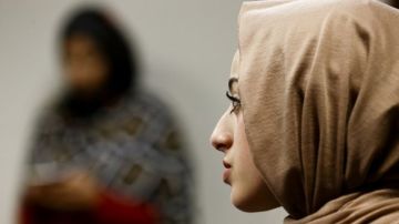 حكم المرأة غير المحجبة في الإسلام.. هل يطلقها زوجها ويحرمها من حقوقها؟