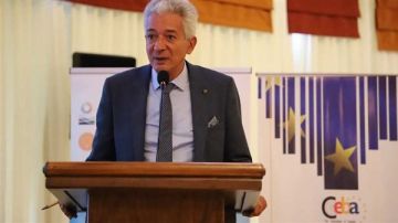 أمين اتحاد الغرف التجارية يوضح أسباب حظر تصدير السكر أمين اتحاد الغرف التجارية يوضح أسباب حظر تصدير السكر