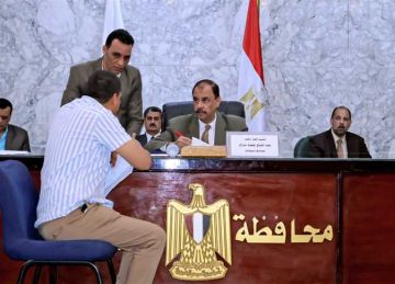 محافظ سوهاج يعقد اللقاء الجماهيري الأسبوعي للاستماع إلى شكاوى المواطنين محافظ سوهاج يعقد اللقاء الجماهيري الأسبوعي للاستماع إلى شكاوى المواطنين