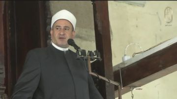 خطيب الجامع الأزهر: هناك محاولات يقف خلفها الأعداء لتغييب عقول شبابنا