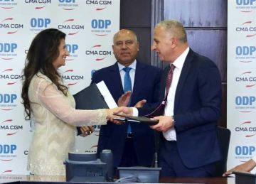  الوزير يشهد توقيع شراكة استراتيجية بين CMA CGM الفرنسية وميناء أكتوبر الجاف