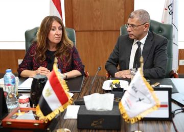 رئيس وكالة الفضاء يبحث مع السفيرة الأمريكية فرص التعاون (تفاصيل)