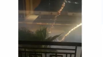 مضايقات جماهير الجيش الملكي لبيراميدز قبل مباراة الفريقين.. شاهد ما حدث كاملا مضايقات جماهير الجيش الملكي لبيراميدز قبل مباراة الفريقين.. شاهد ما حدث كاملا