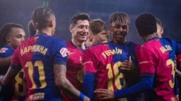 طاقم تحكيم نرويجي لإدارة لقاء برشلونة ودورتموند في دوري أبطال أوروبا